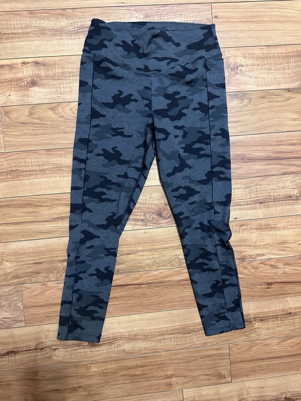 VS PINK camo leggings